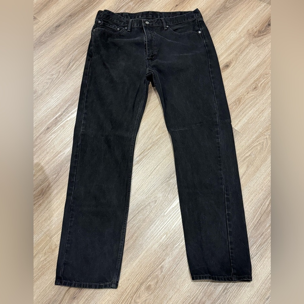 🌞SUMMER SALE🌞 Levi’s Straight Leg Jeans